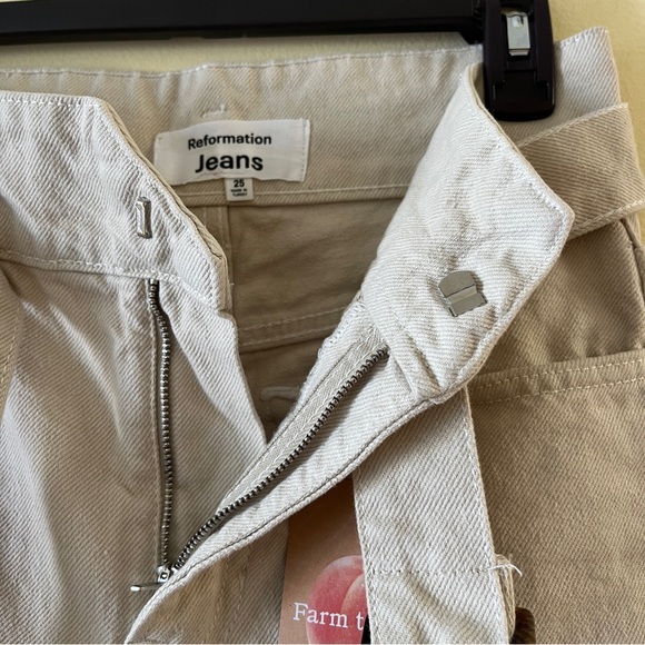 NWT Reformation Cynthia Belted High Rise Straight Jeans in Bone Cream Size 25 - Picture 10 of 16
